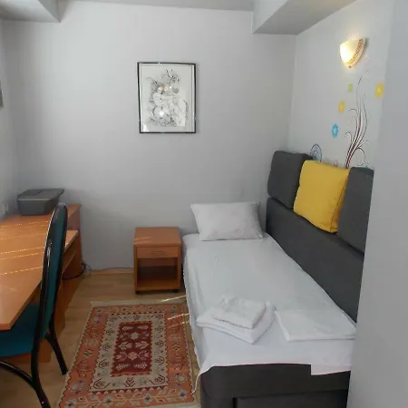 Macedon Aparthotel
